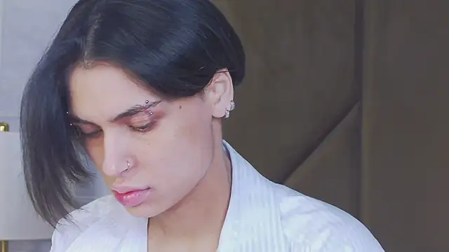 Snapshot of VioletAsh chatting on October 2025 04:35:02 AM VioletAsh online show from October 2025 04:35:02 AM