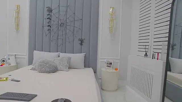 Snapshot of VioletAsh chatting on November 2025 04:25:02 AM VioletAsh online show from November 2025 04:25:02 AM