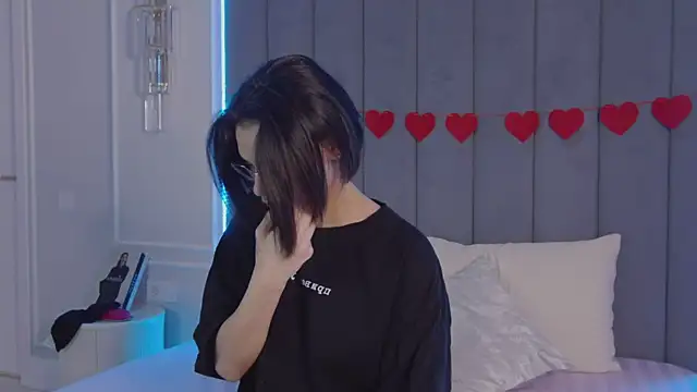 VioletAsh online show from March 2026 04:50:01 AM