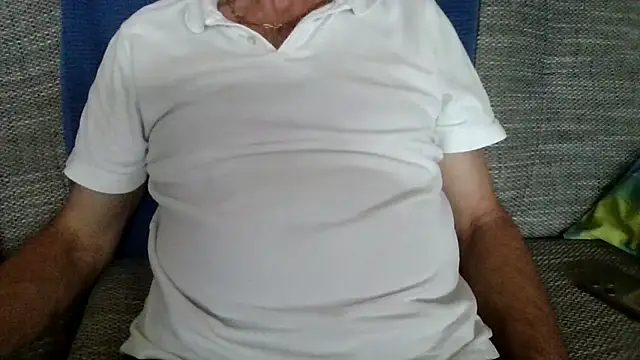 Snapshot of velikifant7 chatting on April 2026 04:17:02 PM velikifant7 online show from April 2026 04:17:02 PM