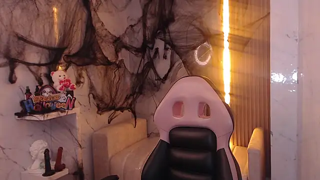 Sophia tf online show from October 2025 04:51:02 PM