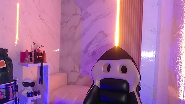 Sophia tf online show from February 2026 03:56:02 AM