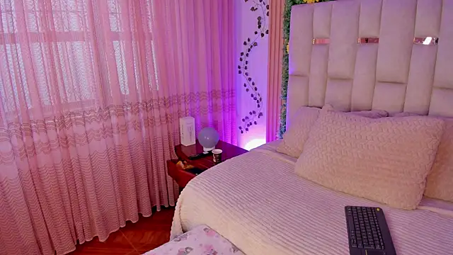 Snapshot of Tiffany_Nm chatting on September 2025 02:05:02 PM Tiffany Nm online show from September 2025 02:05:02 PM