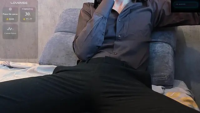 Snapshot of TommyShe1by chatting on May 2026 12:45:02 PM TommyShe1by online show from May 2026 12:45:02 PM
