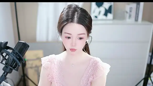 Snapshot of abbyli12 chatting on October 2025 01:06:02 PM abbyli12 online show from October 2025 01:06:02 PM