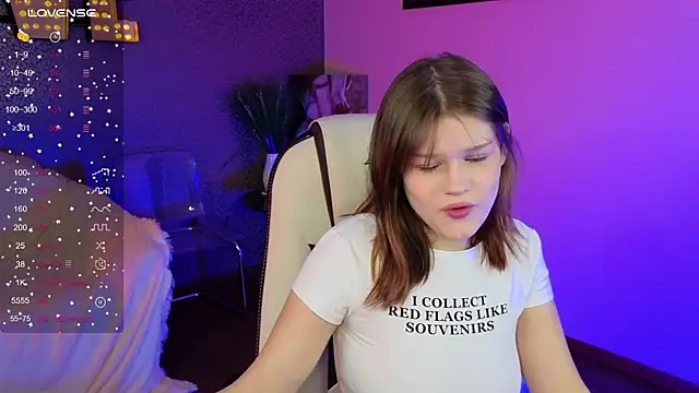 Snapshot of Lunamytrend chatting on October 2025 12:20:01 PM Lunamytrend online show from October 2025 12:20:01 PM