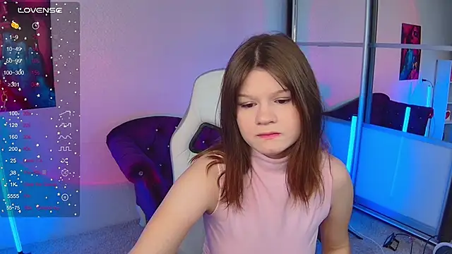 Snapshot of Lunamytrend chatting on October 2025 11:55:02 AM Lunamytrend online show from October 2025 11:55:02 AM