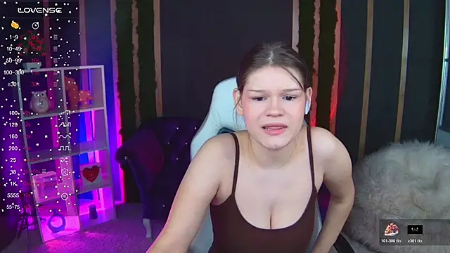 Snapshot of Lunamytrend chatting on November 2025 06:19:02 AM Lunamytrend online show from November 2025 06:19:02 AM