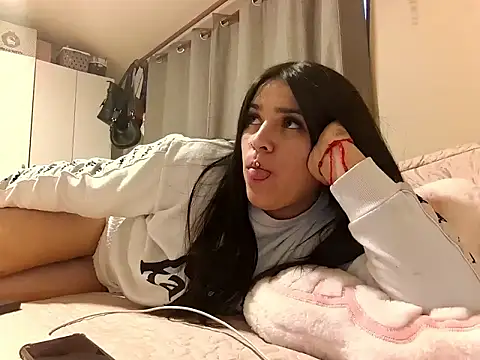 Denisutra777 online show from April 2026 10:40:01 PM