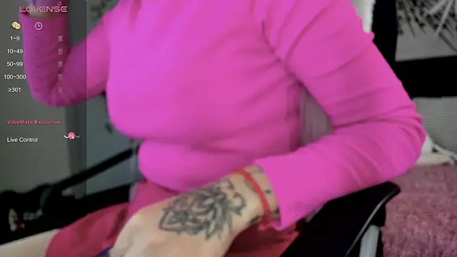 Kira Key online show from December 2025 01:55:02 AM