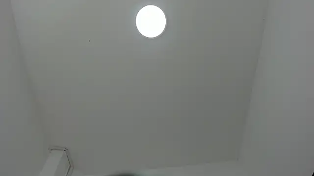 Snapshot of scarletross_ chatting on February 2026 03:02:01 PM scarletross online show from February 2026 03:02:01 PM