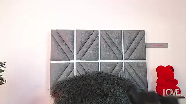 Snapshot of AlombraMorris chatting on October 2025 12:02:02 PM AlombraMorris online show from October 2025 12:02:02 PM