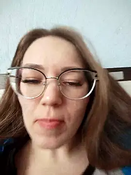 Snapshot of AlisaWyn chatting on January 2026 05:44:01 AM AlisaWyn online show from January 2026 05:44:01 AM