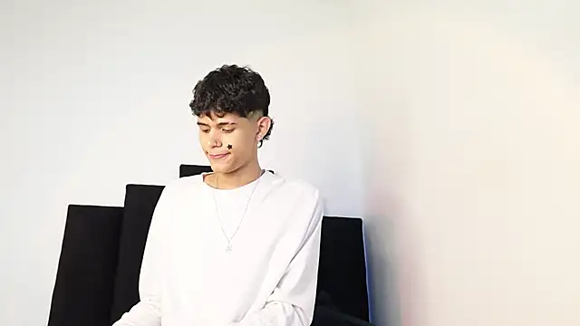 Snapshot of alexmark_ chatting on October 2025 01:45:02 PM alexmark online show from October 2025 01:45:02 PM