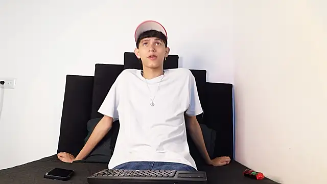 Snapshot of alexmark_ chatting on November 2025 03:51:02 AM alexmark online show from November 2025 03:51:02 AM