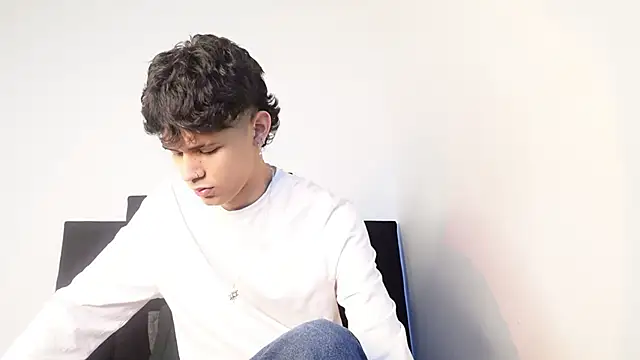 Snapshot of alexmark_ chatting on November 2025 01:22:01 PM alexmark online show from November 2025 01:22:01 PM