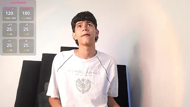 Snapshot of alexmark_ chatting on December 2025 01:09:02 PM alexmark online show from December 2025 01:09:02 PM