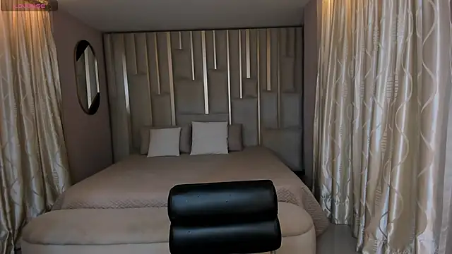 LeahNovac online show from October 2025 11:20:02 AM