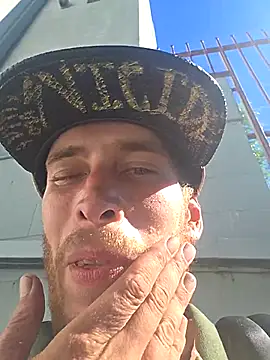 Snapshot of Leshok chatting on November 2025 07:02:02 PM Leshok online show from November 2025 07:02:02 PM