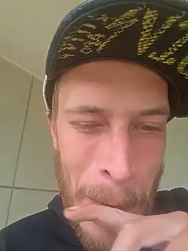 Snapshot of Leshok chatting on November 2025 09:47:01 PM Leshok online show from November 2025 09:47:01 PM