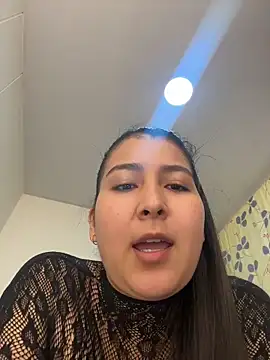 Snapshot of evelyn_1702 chatting on May 2026 08:39:01 PM evelyn 1702 online show from May 2026 08:39:01 PM