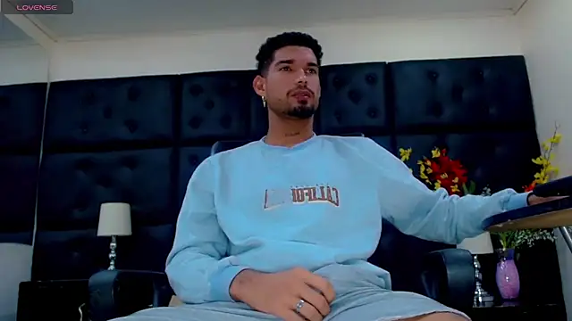 StivBigCock online show from September 2025 02:05:02 AM