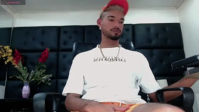 StivBigCock online show from October 2025 08:39:01 PM