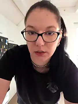 Snapshot of Swiss_Lady chatting on September 2025 04:01:02 PM Swiss Lady online show from September 2025 04:01:02 PM