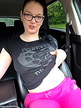 Snapshot of Swiss_Lady chatting on October 2025 04:27:01 PM Swiss Lady online show from October 2025 04:27:01 PM