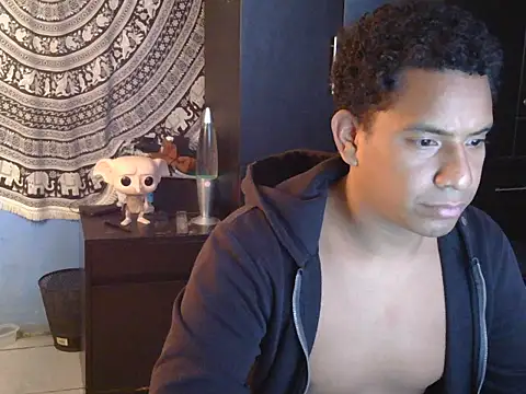 latinboybigdick online show from September 2025 02:27:01 PM