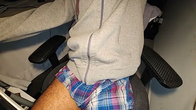 Snapshot of catt18 chatting on December 2025 03:58:02 AM catt18 online show from December 2025 03:58:02 AM