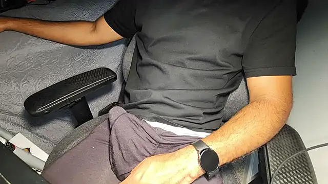 Snapshot of catt18 chatting on January 2026 06:32:02 PM catt18 online show from January 2026 06:32:02 PM