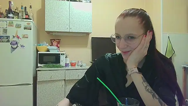 Lucy Divine online show from November 2025 09:15:01 PM