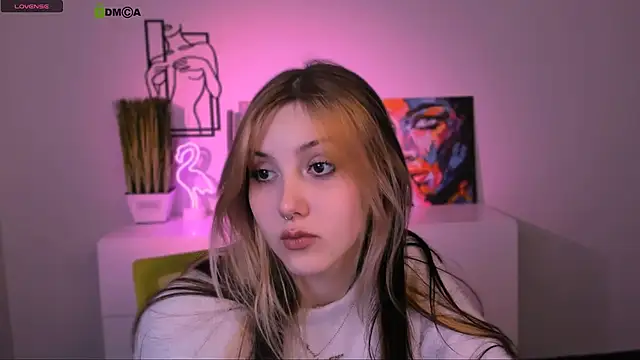 luna tin online show from November 2025 05:40:02 AM