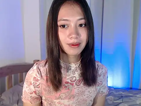 lovely kiannaHugecock online show from November 2025 04:19:01 PM