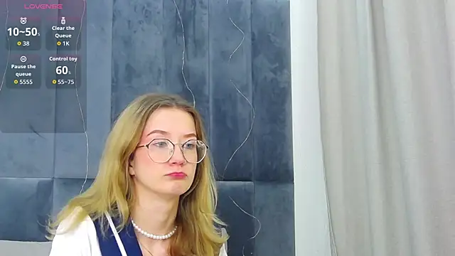 MaeLili online show from January 2026 08:40:02 AM