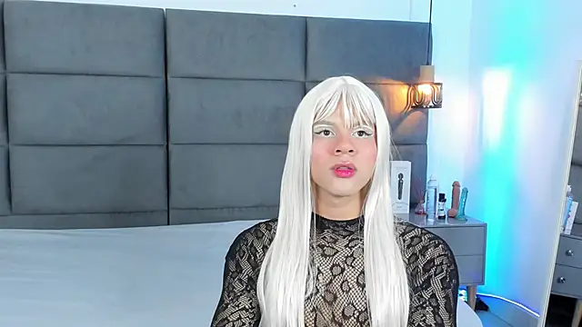 Snapshot of Slenna_Moon chatting on November 2025 03:04:01 AM Slenna Moon online show from November 2025 03:04:01 AM