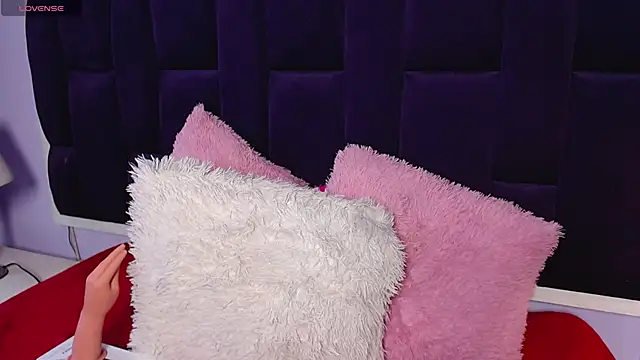 antonellabrith online show from December 2025 08:04:02 PM