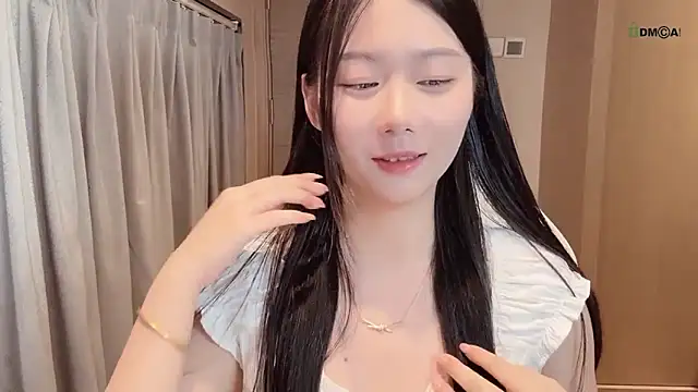 Snapshot of Makinghappymyself_ chatting on October 2025 08:20:02 AM Makinghappymyself online show from October 2025 08:20:02 AM