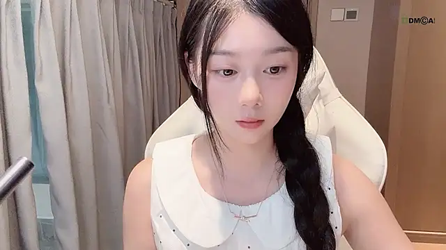 Snapshot of Makinghappymyself_ chatting on November 2025 07:30:02 AM Makinghappymyself online show from November 2025 07:30:02 AM