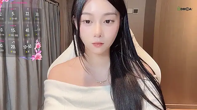 Snapshot of Makinghappymyself_ chatting on November 2025 01:11:01 PM Makinghappymyself online show from November 2025 01:11:01 PM