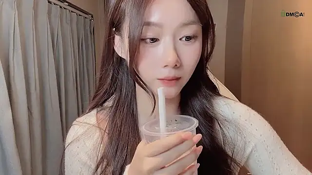 Snapshot of Makinghappymyself_ chatting on November 2025 01:11:01 PM Makinghappymyself online show from November 2025 01:11:01 PM