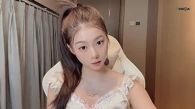 Snapshot of Makinghappymyself_ chatting on November 2025 10:07:01 AM Makinghappymyself online show from November 2025 10:07:01 AM