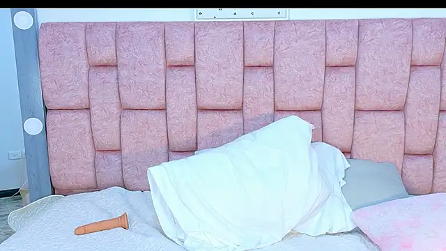 DaniniAnderson online show from November 2025 09:57:01 AM