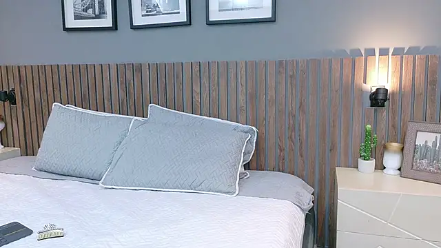 Snapshot of luna_roja25 chatting on October 2025 01:01:01 PM luna roja25 online show from October 2025 01:01:01 PM