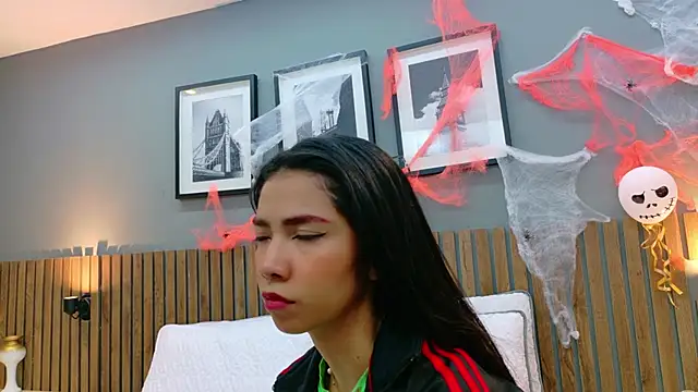 Snapshot of luna_roja25 chatting on October 2025 01:48:02 PM luna roja25 online show from October 2025 01:48:02 PM