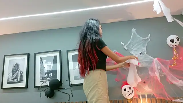 Snapshot of luna_roja25 chatting on November 2025 01:23:02 PM luna roja25 online show from November 2025 01:23:02 PM