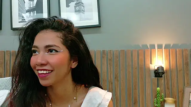 Snapshot of luna_roja25 chatting on November 2025 01:22:02 PM luna roja25 online show from November 2025 01:22:02 PM