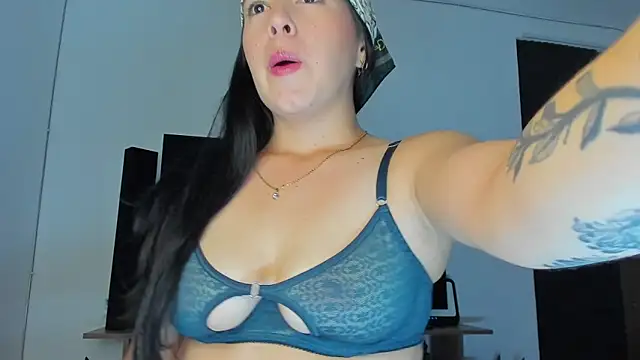 tianastone  online show from November 2025 02:57:02 AM