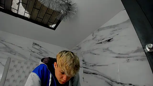 Snapshot of Ari_and_Storm chatting on September 2025 01:46:01 PM Ari and Storm online show from September 2025 01:46:01 PM